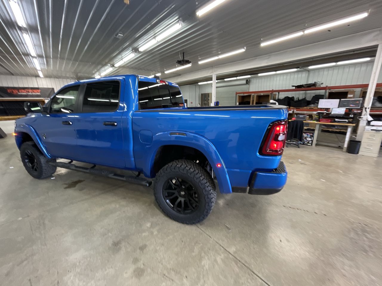 Vehicle Image 6