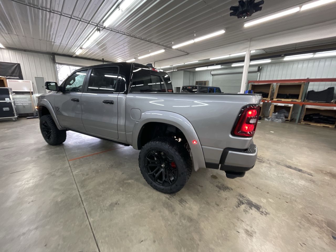 Vehicle Image 6