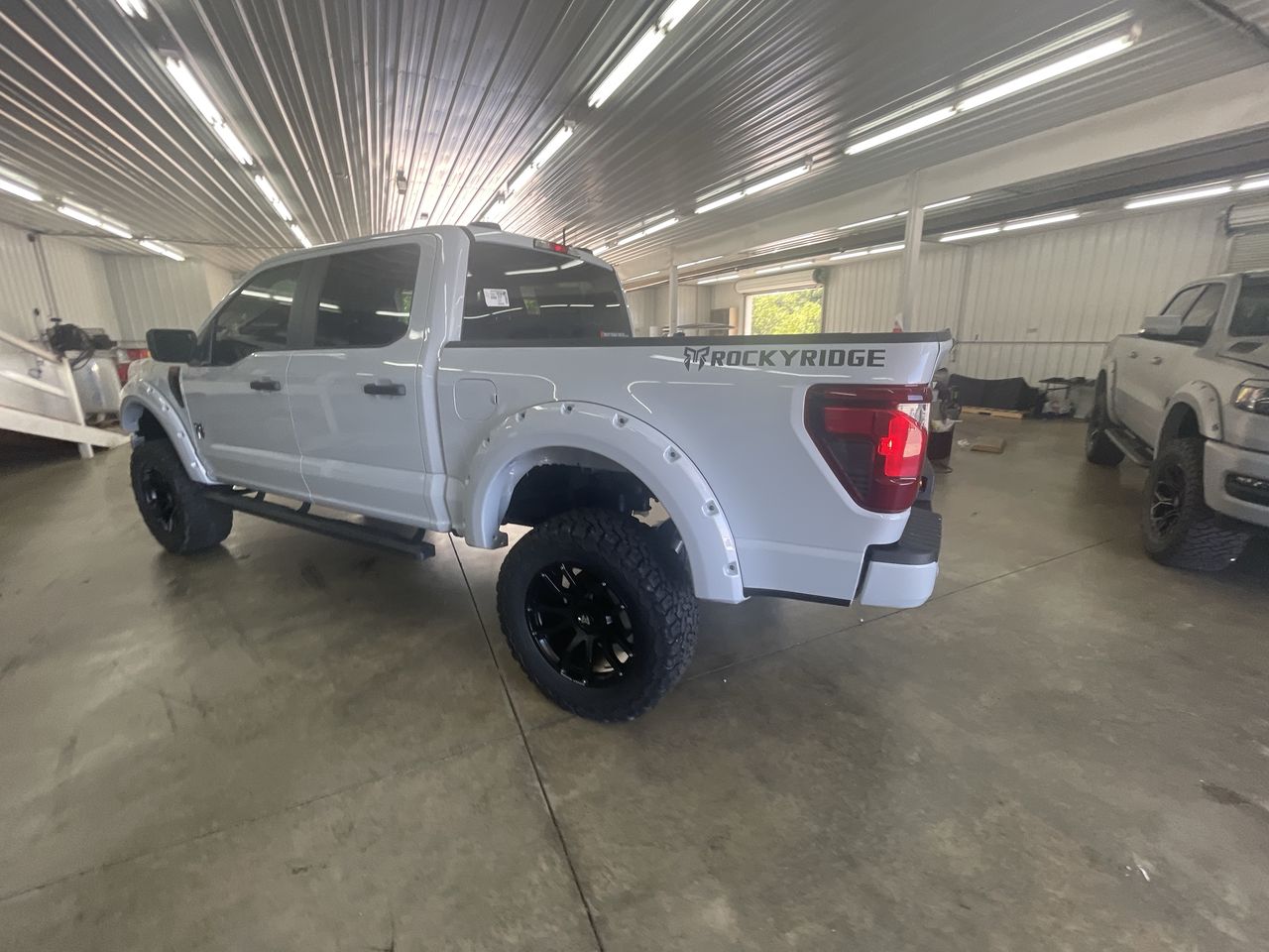 Vehicle Image 6