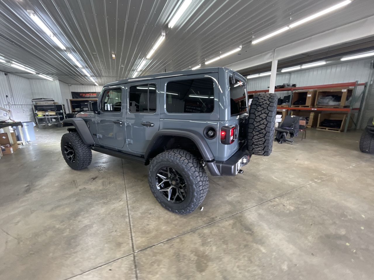 Vehicle Image 6