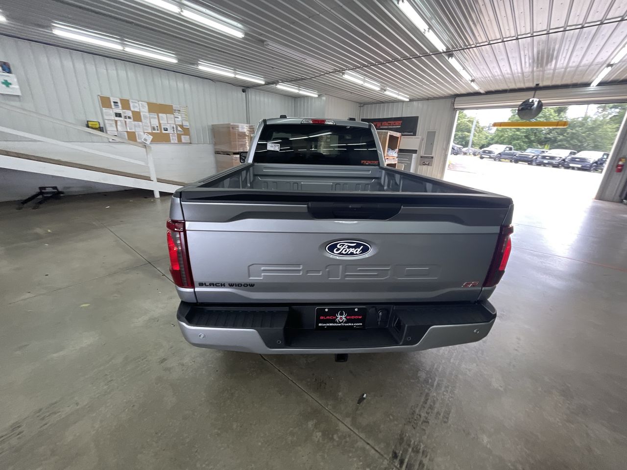 Vehicle Image 6