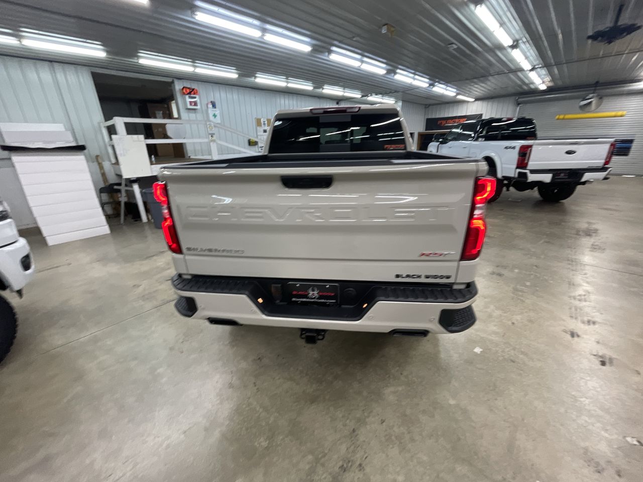 Vehicle Image 7
