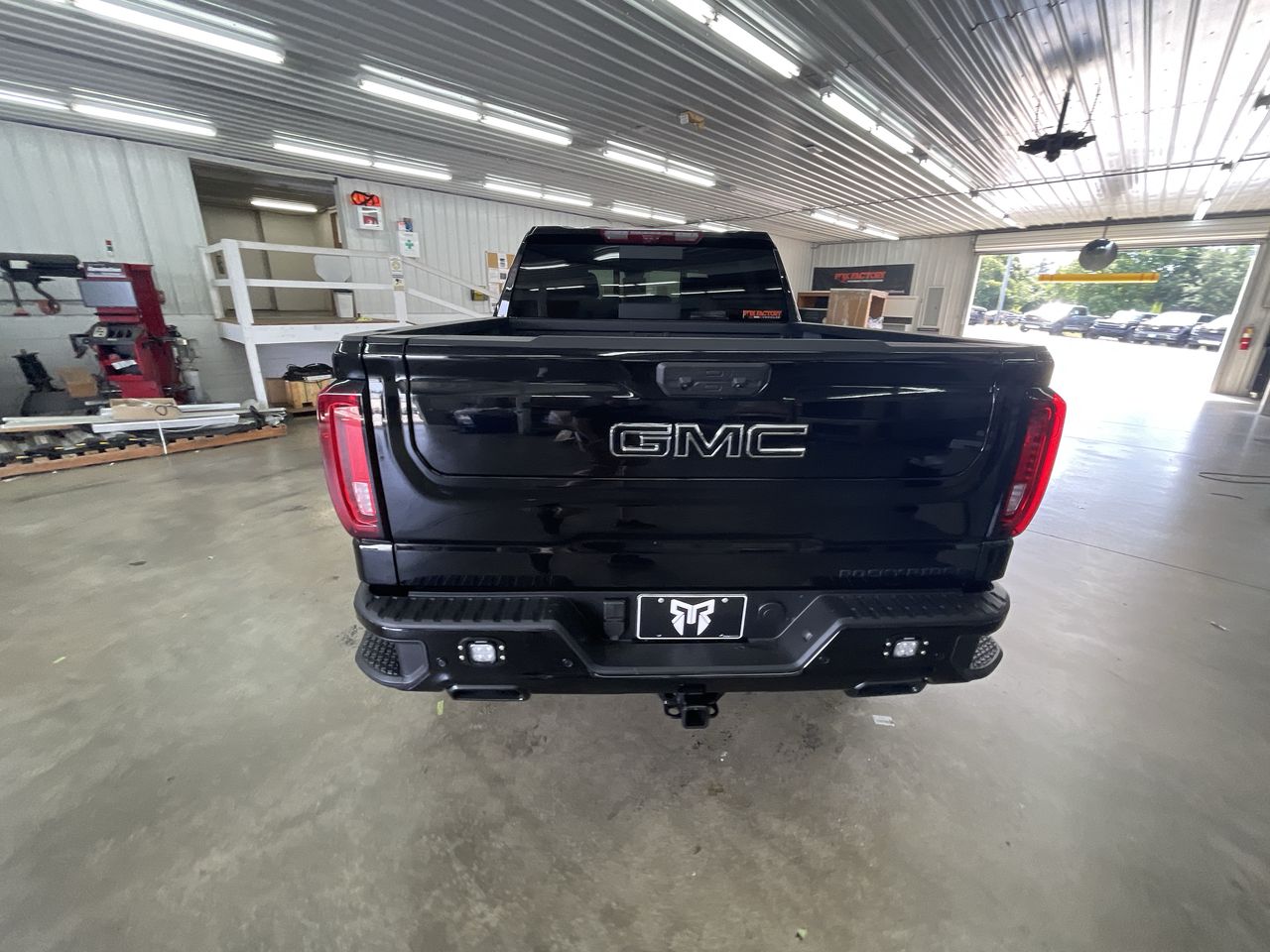 Vehicle Image 6