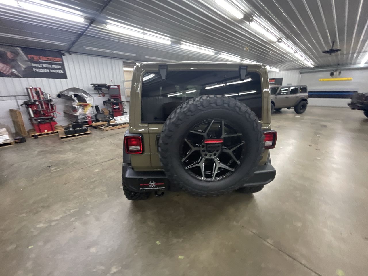 Vehicle Image 6