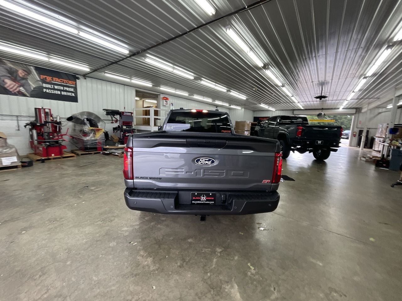 Vehicle Image 6