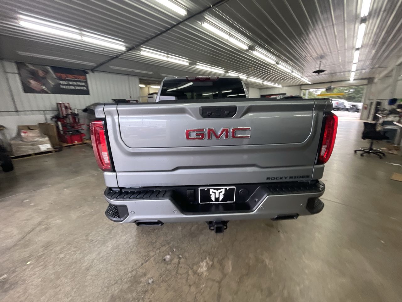 Vehicle Image 6