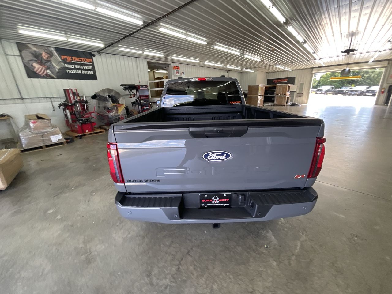 Vehicle Image 6