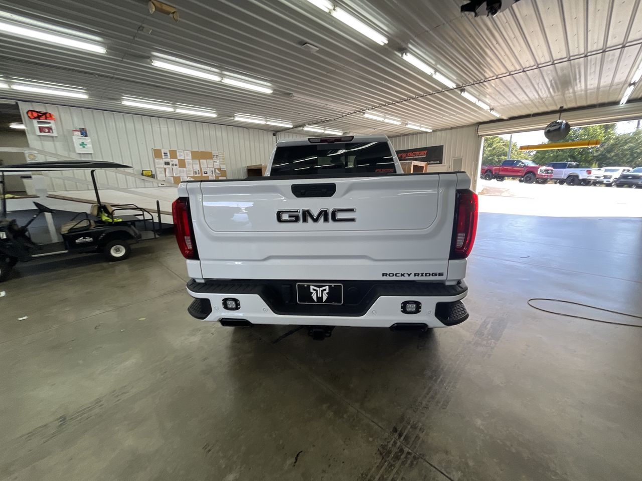 Vehicle Image 6