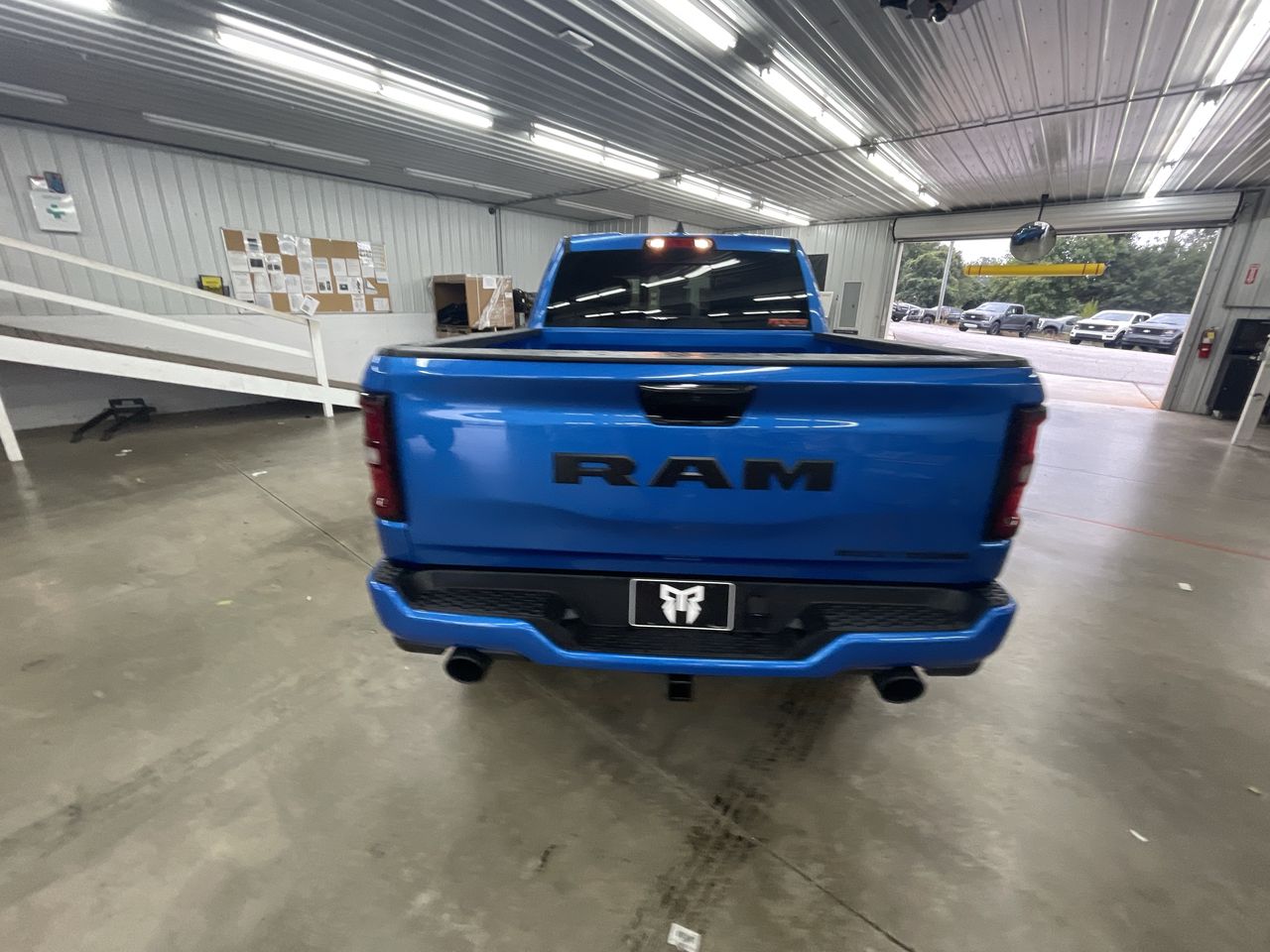 Vehicle Image 6
