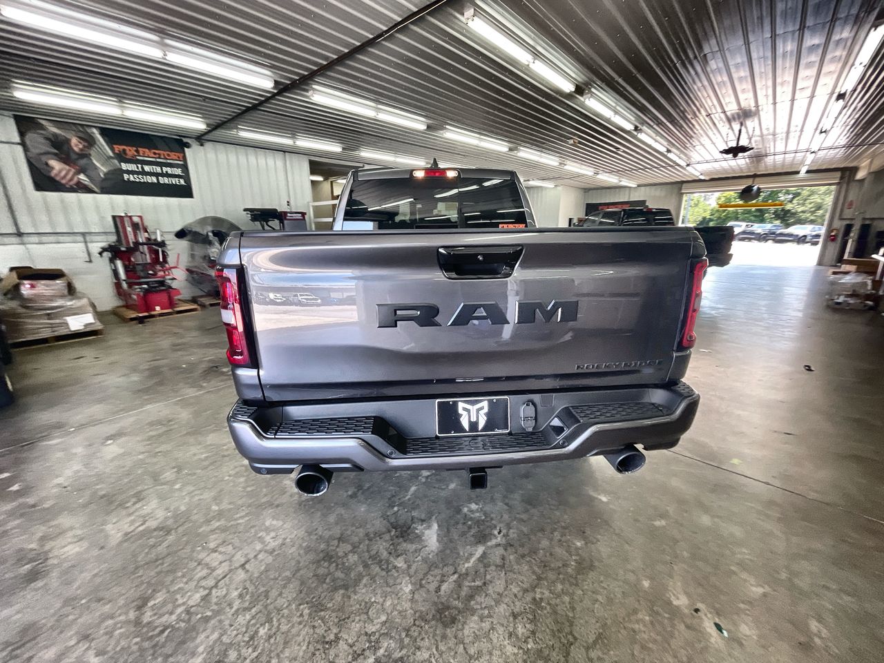 Vehicle Image 7