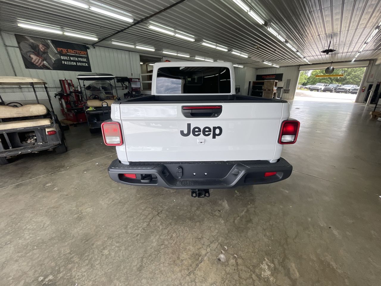 Vehicle Image 6