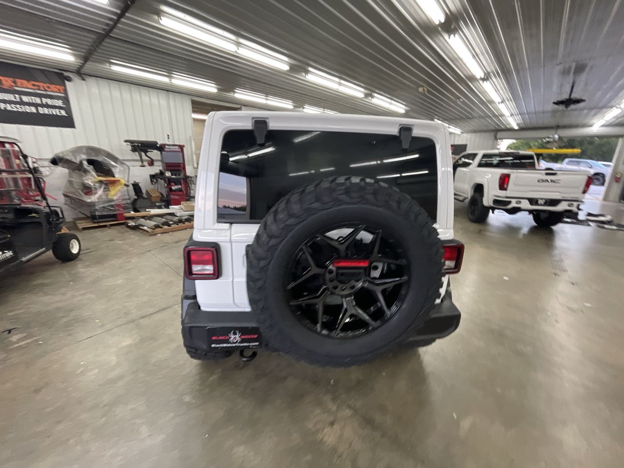 Vehicle Image 6