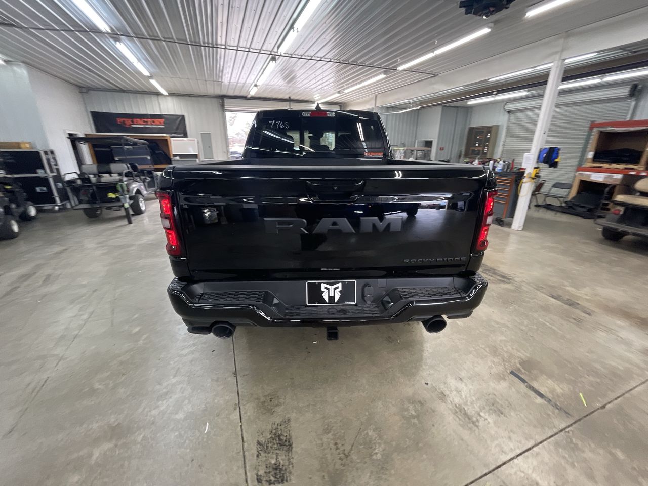 Vehicle Image 7