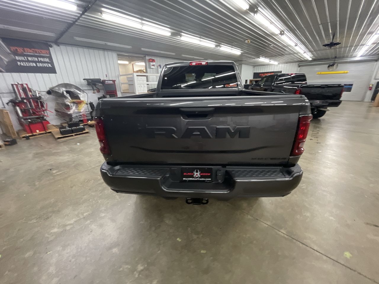 Vehicle Image 6