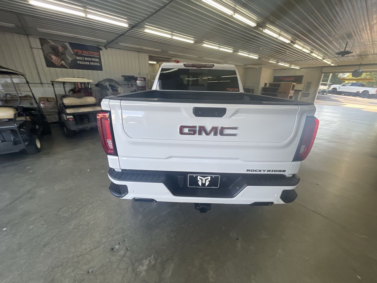 Vehicle Image 6