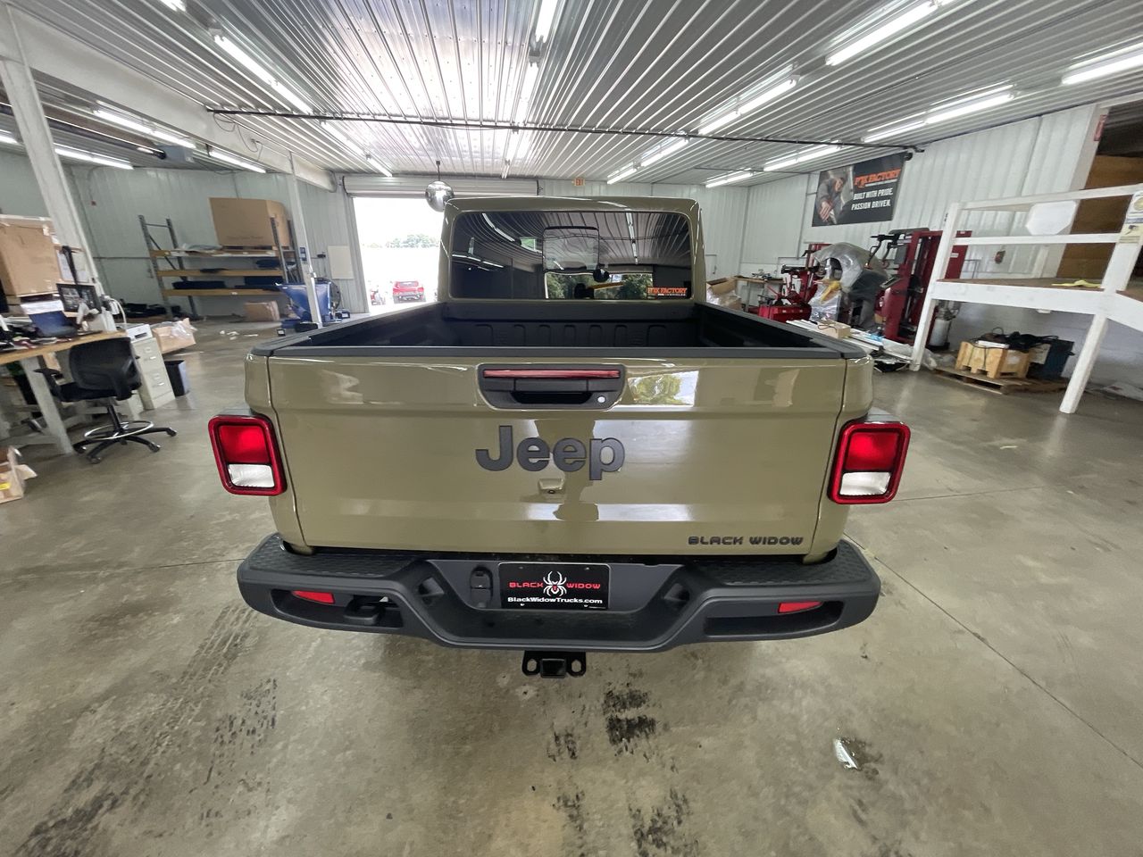 Vehicle Image 6