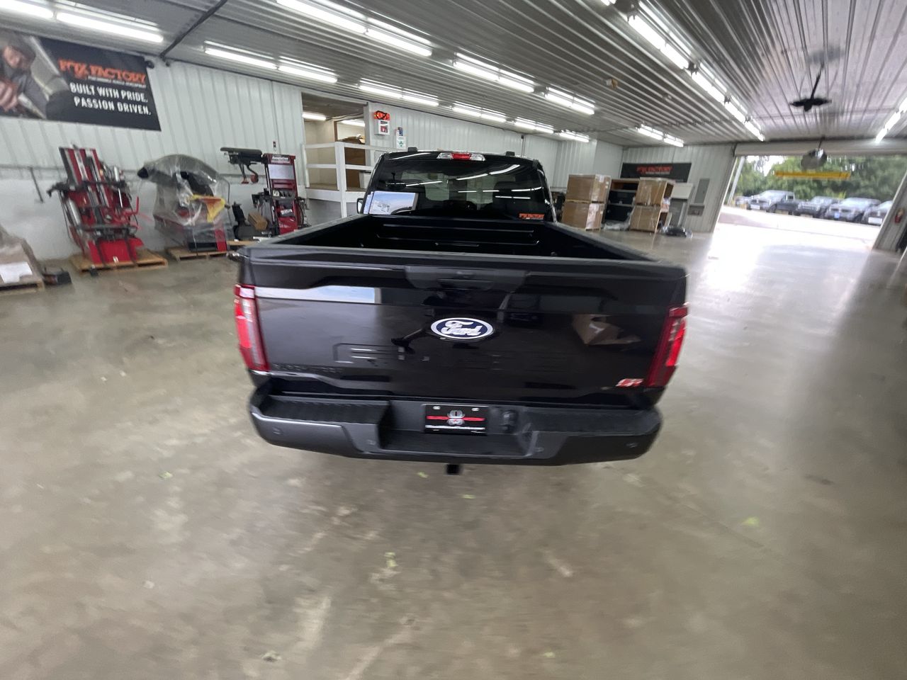 Vehicle Image 6