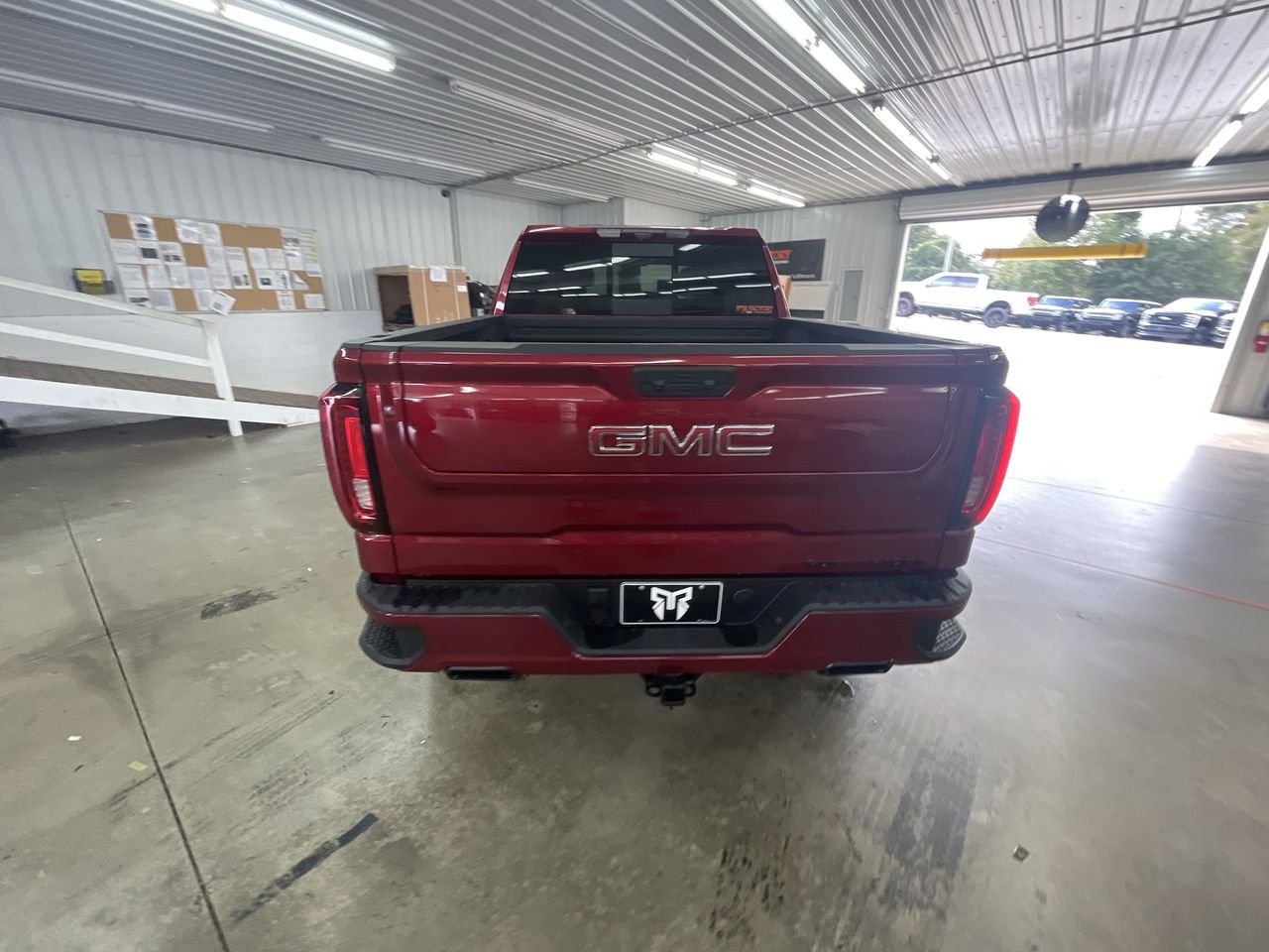 Vehicle Image 6