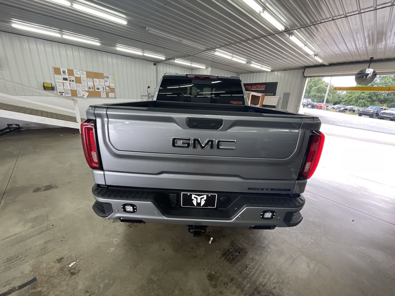 Vehicle Image 6