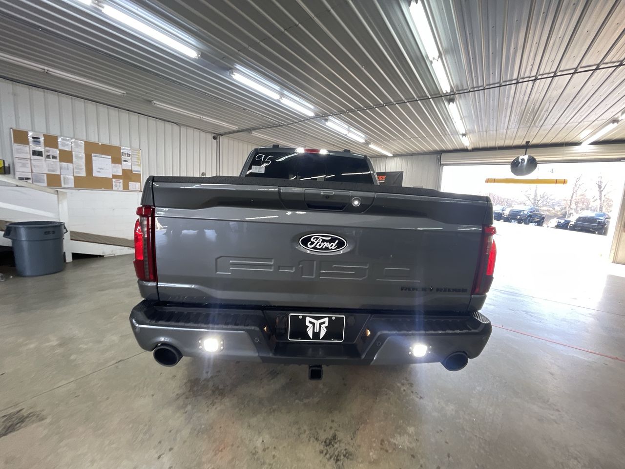 Vehicle Image 7