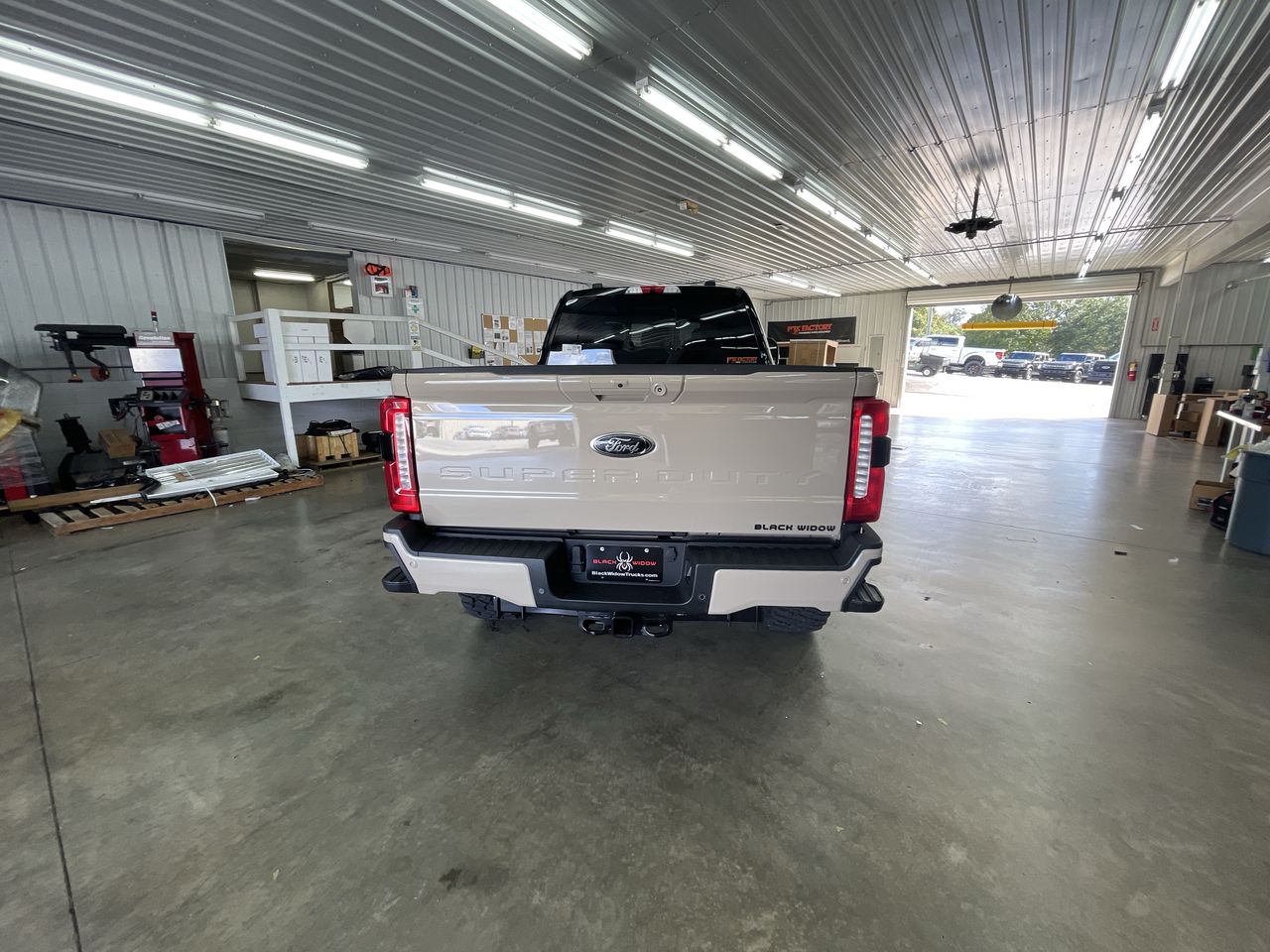 Vehicle Image 6
