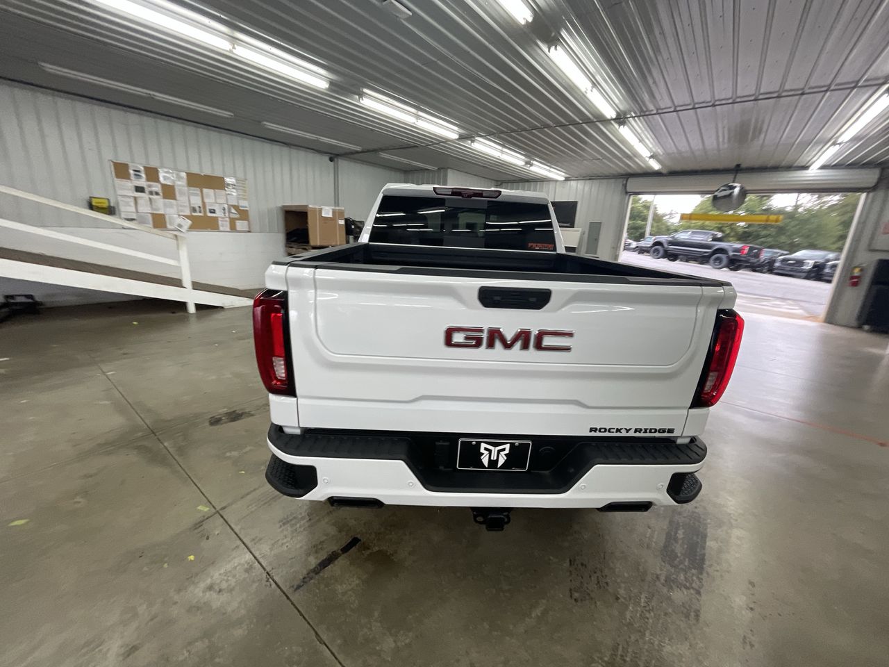 Vehicle Image 6