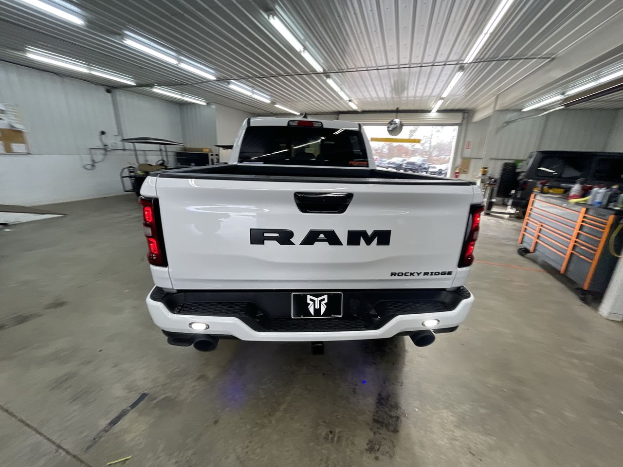 Vehicle Image 7