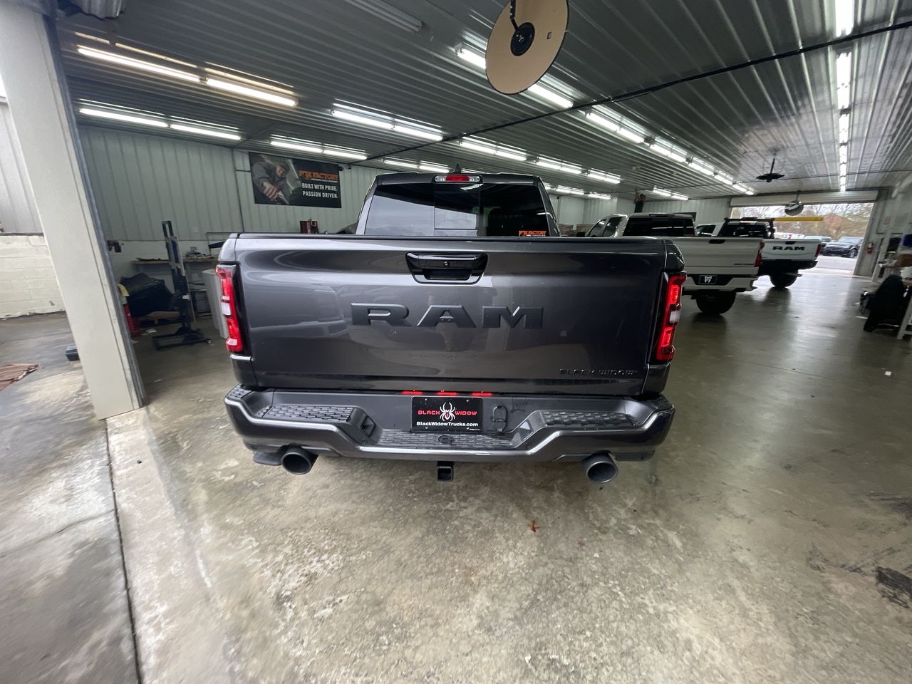 Vehicle Image 7