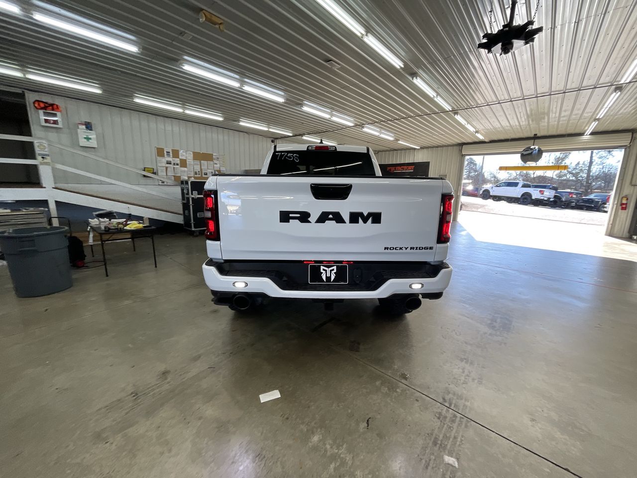 Vehicle Image 7