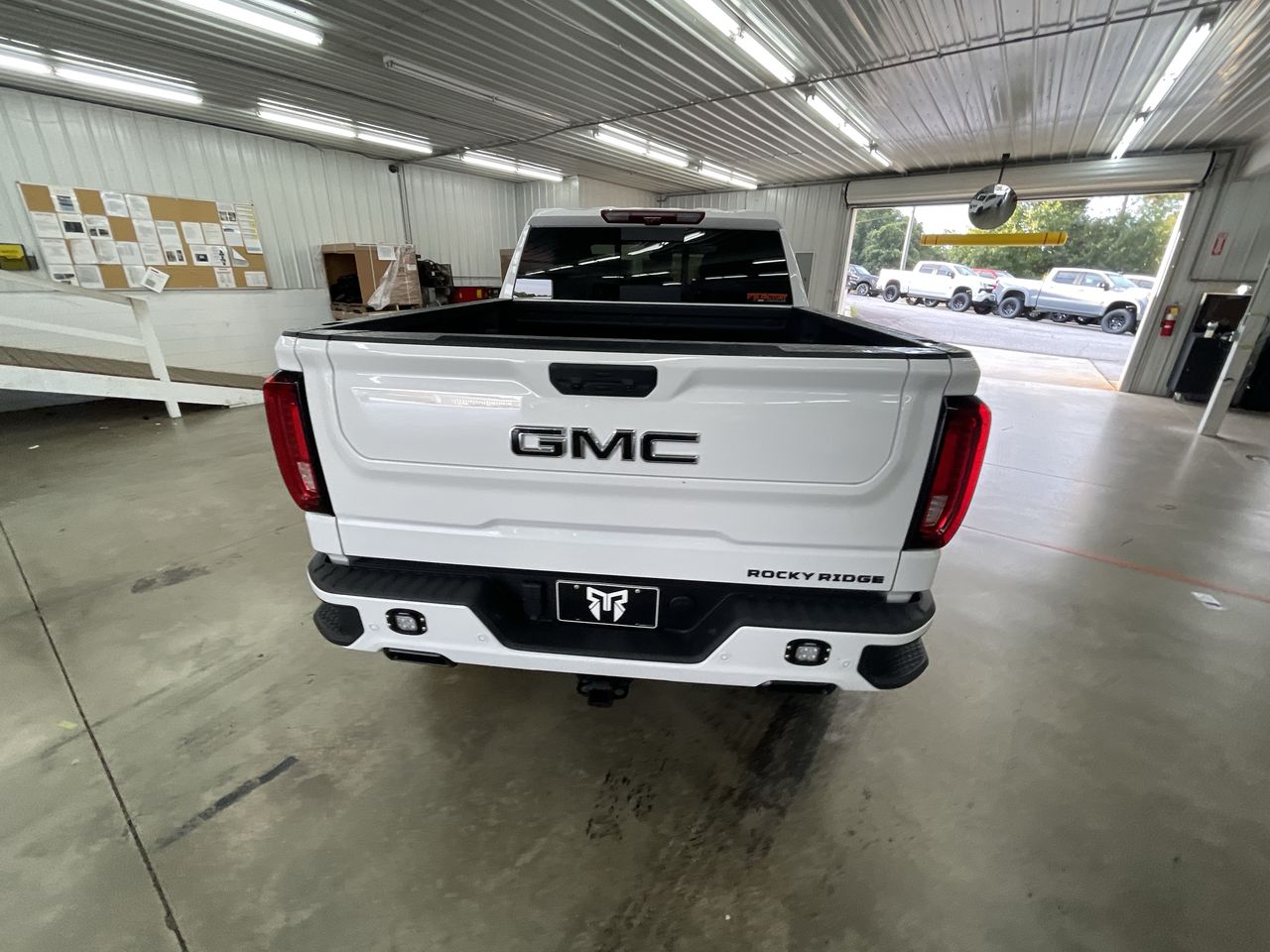 Vehicle Image 6
