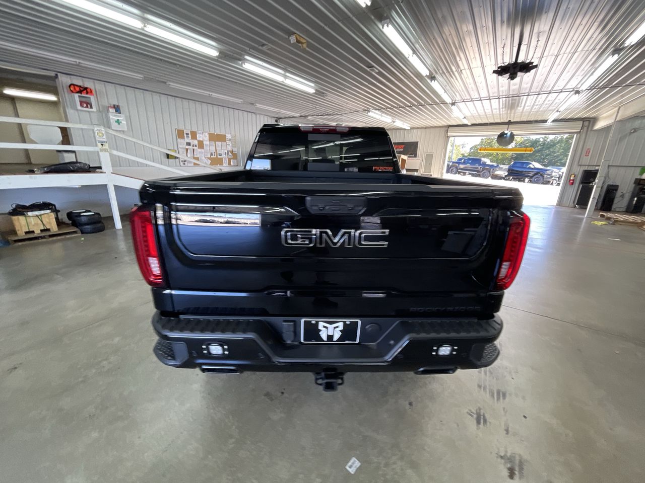 Vehicle Image 6