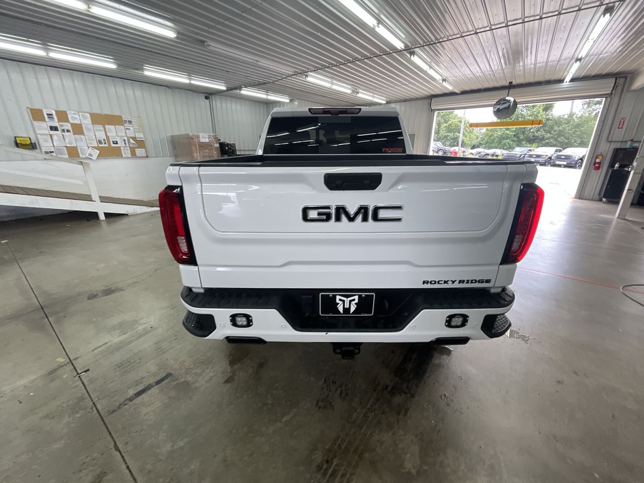Vehicle Image 6