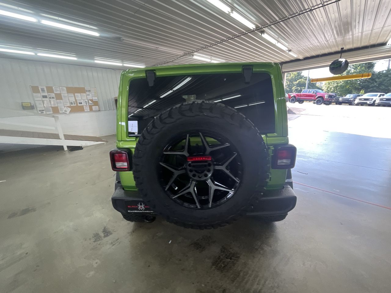 Vehicle Image 6