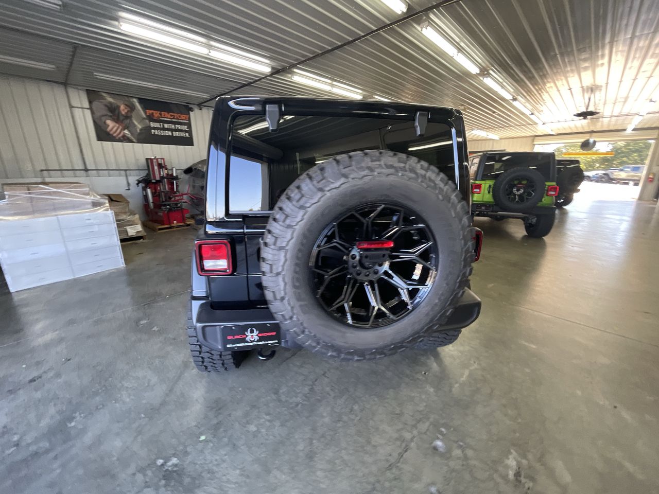 Vehicle Image 6