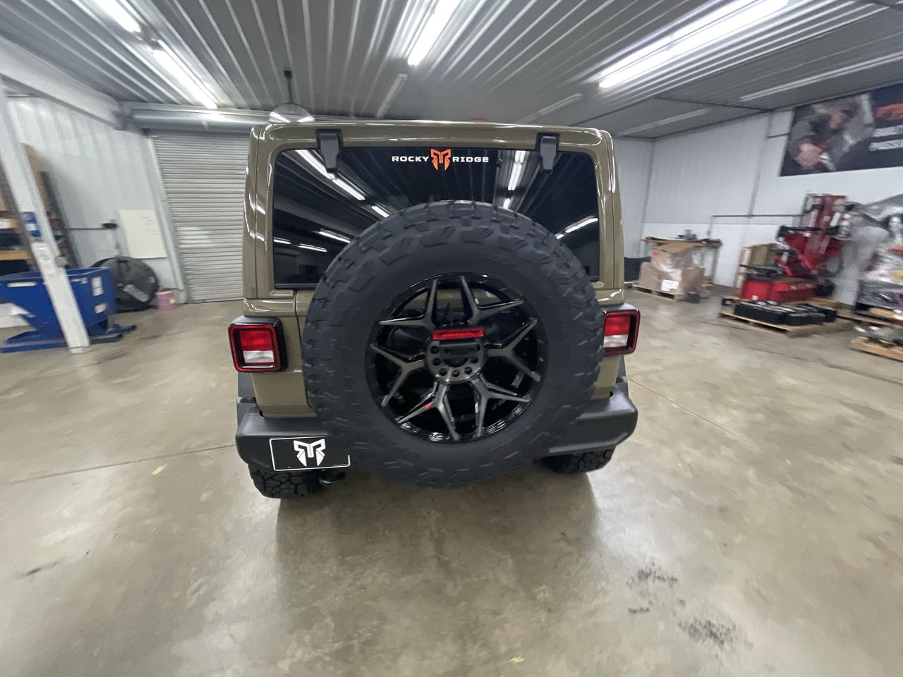 Vehicle Image 6