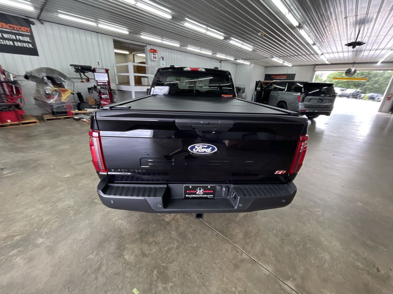 Vehicle Image 6