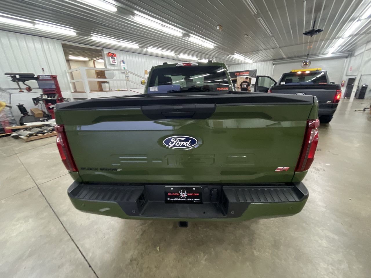 Vehicle Image 6