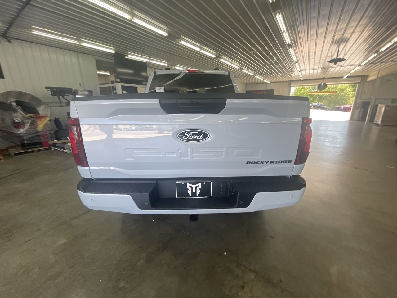 Vehicle Image 7