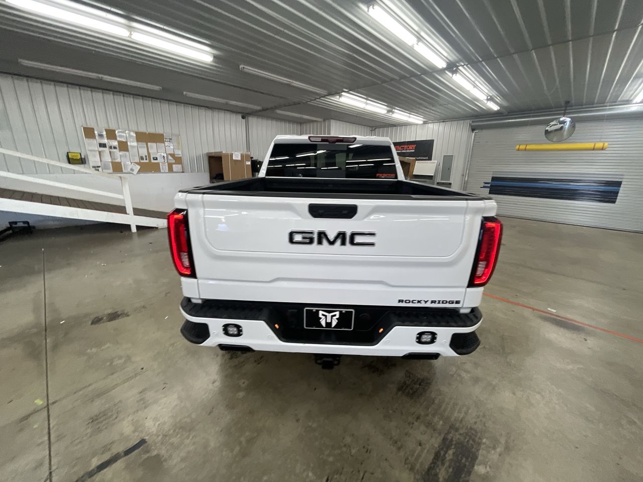 Vehicle Image 6