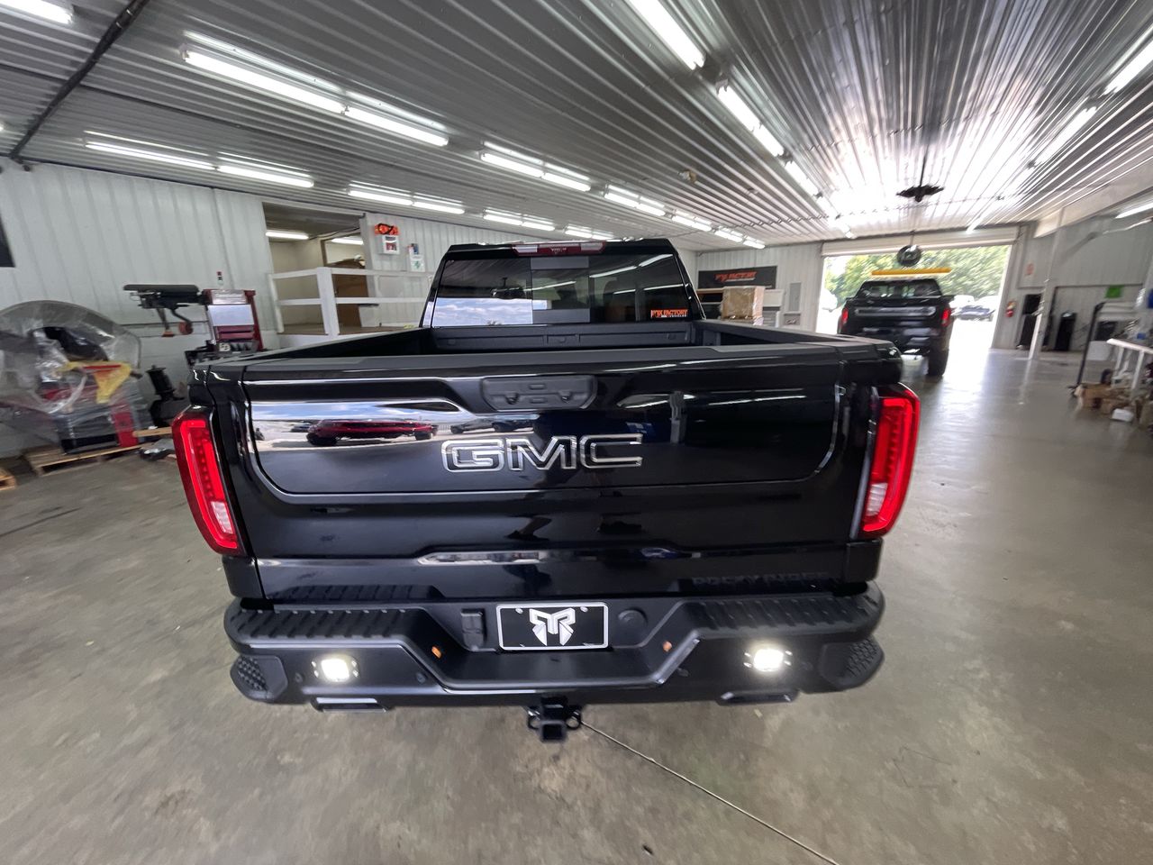 Vehicle Image 6