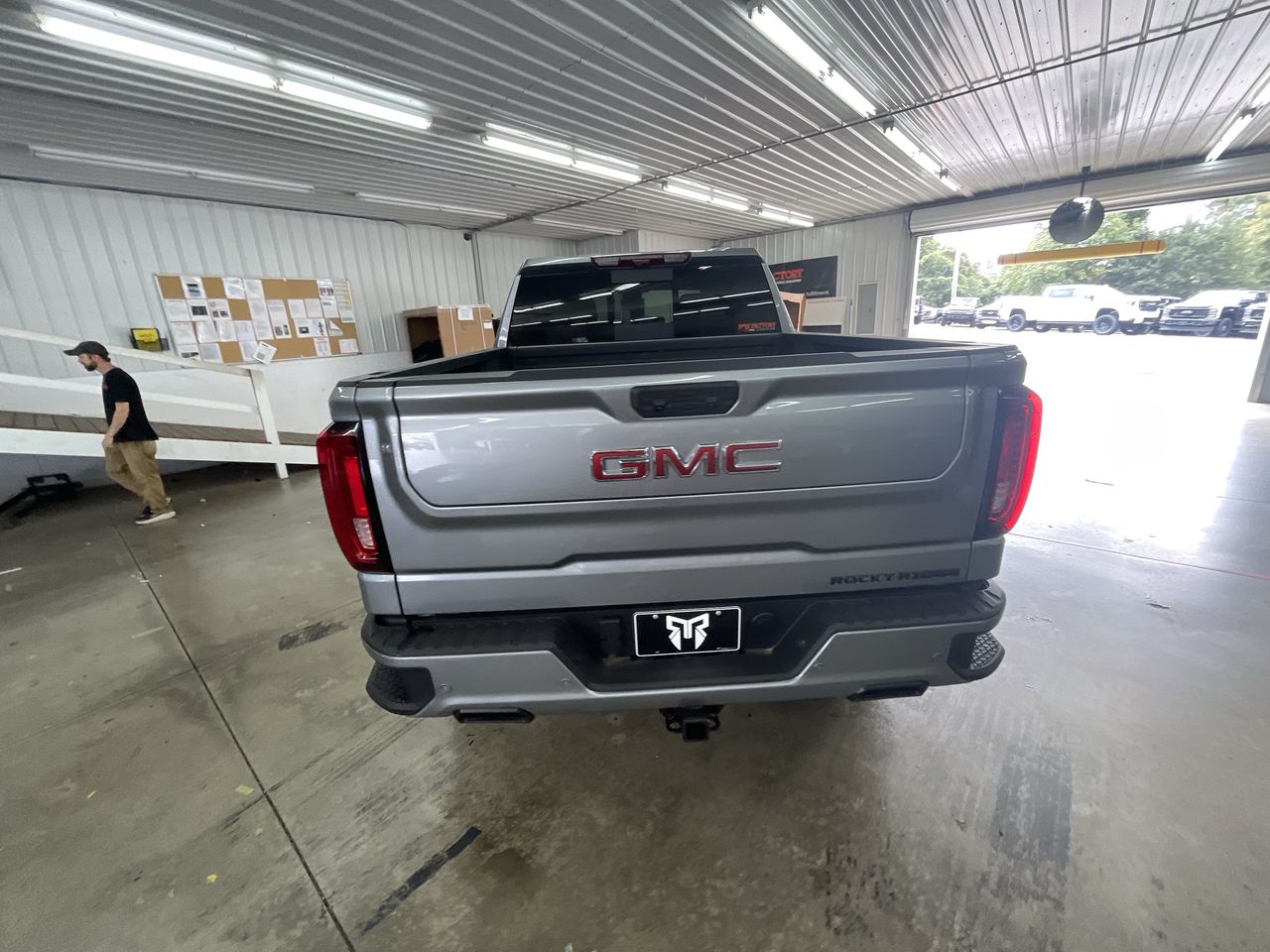 Vehicle Image 6