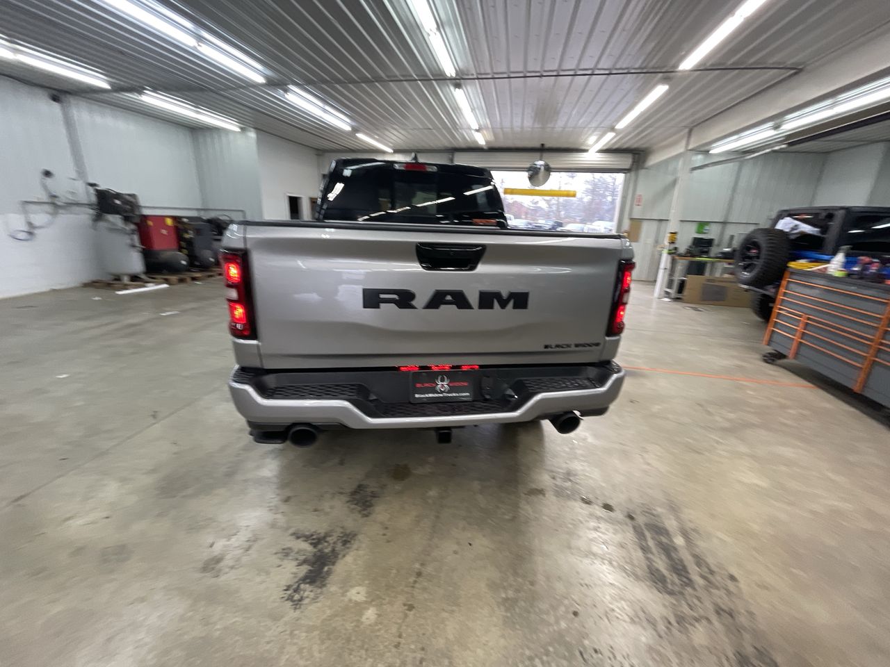 Vehicle Image 7