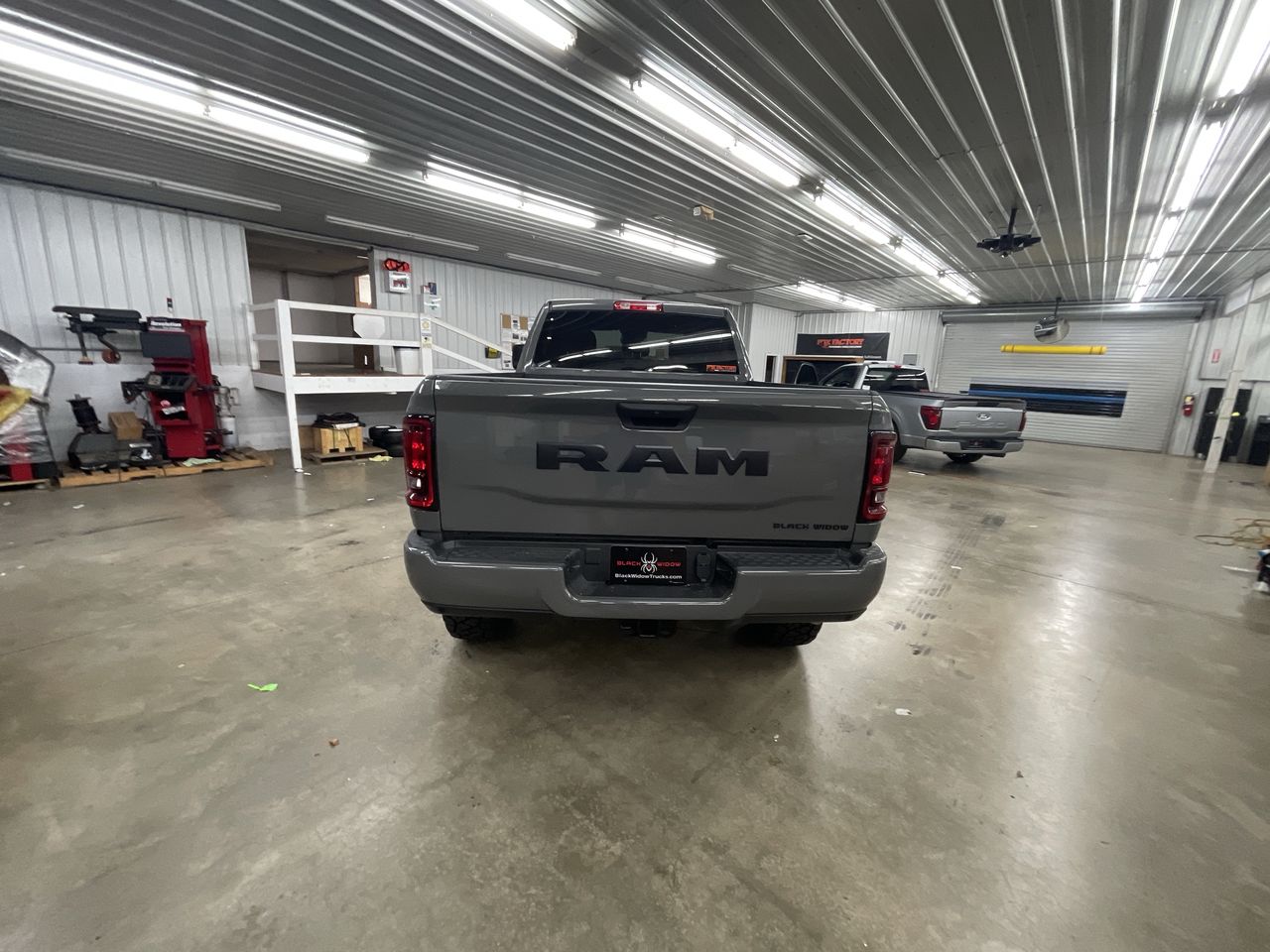 Vehicle Image 7