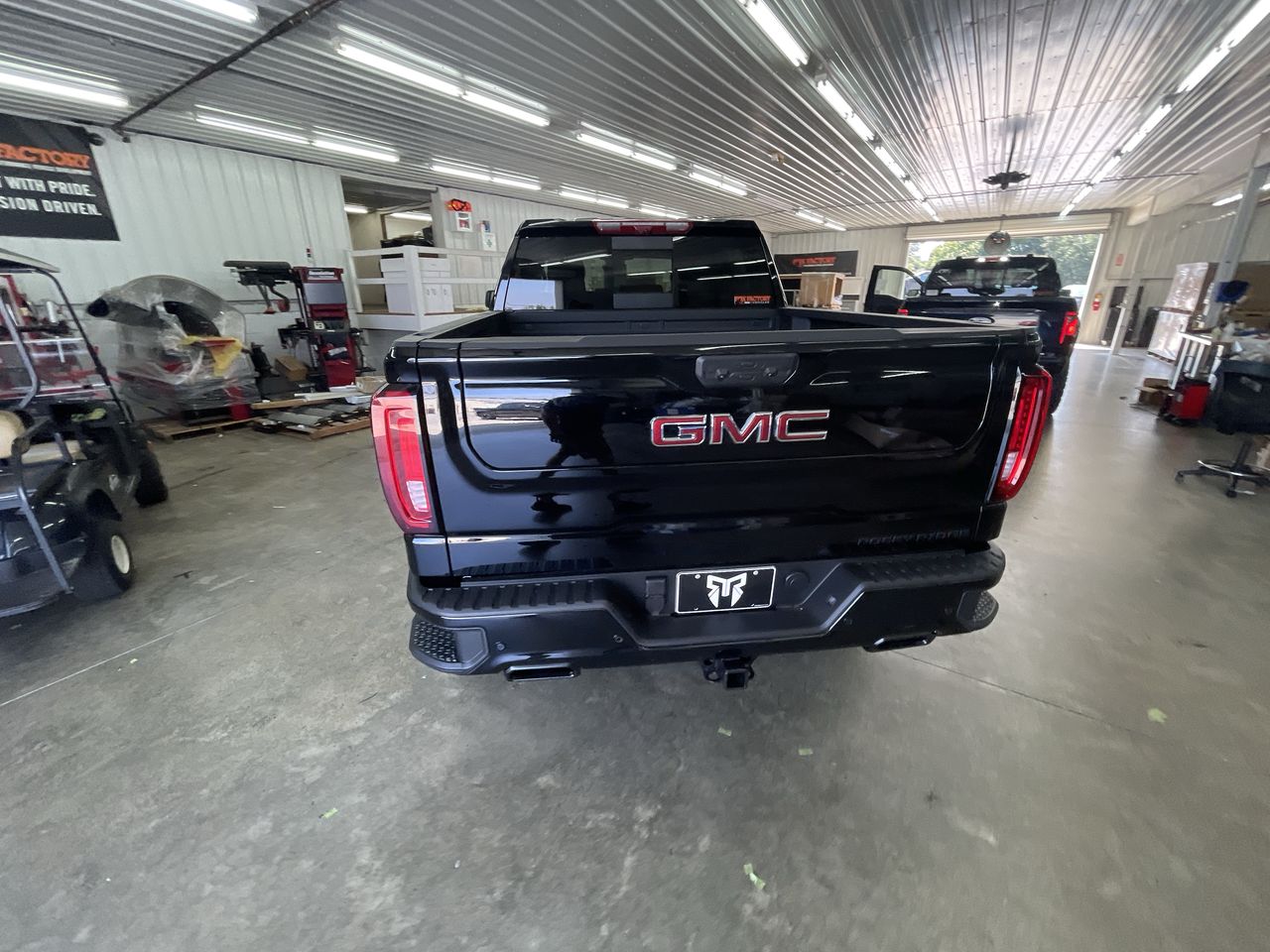 Vehicle Image 6