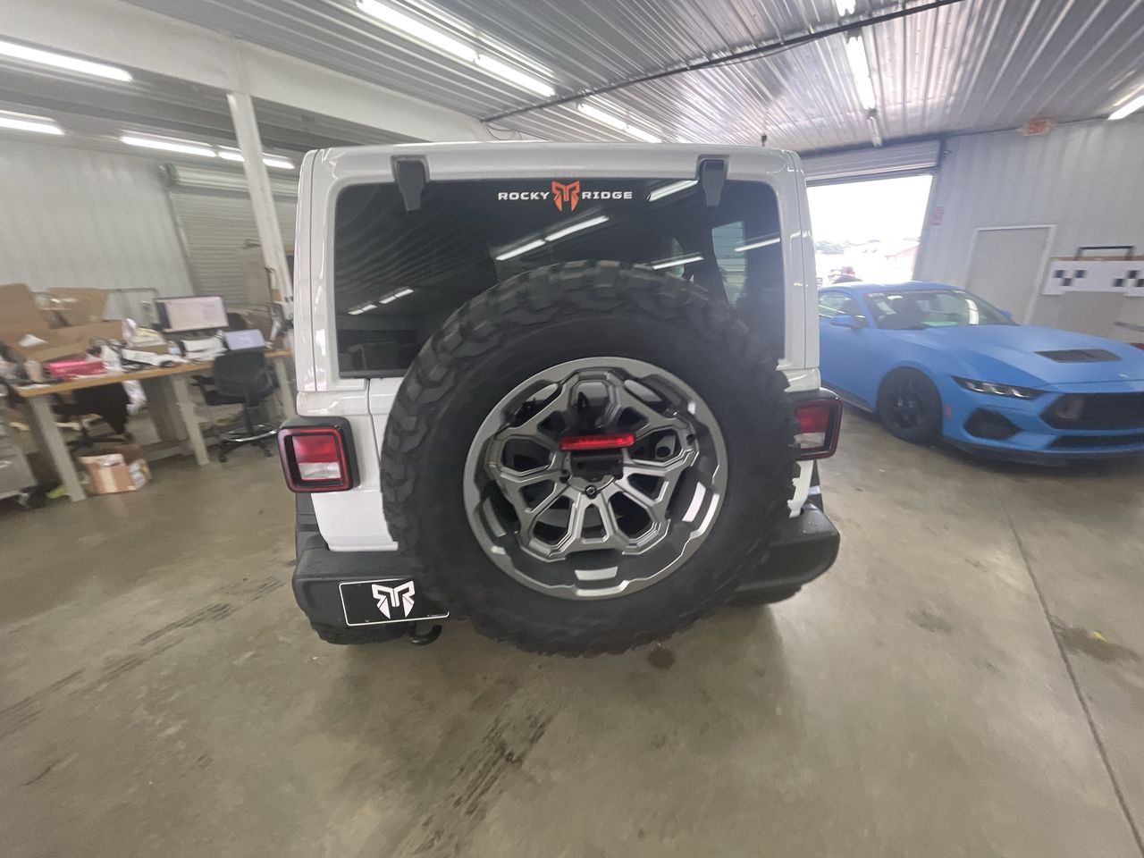 Vehicle Image 6