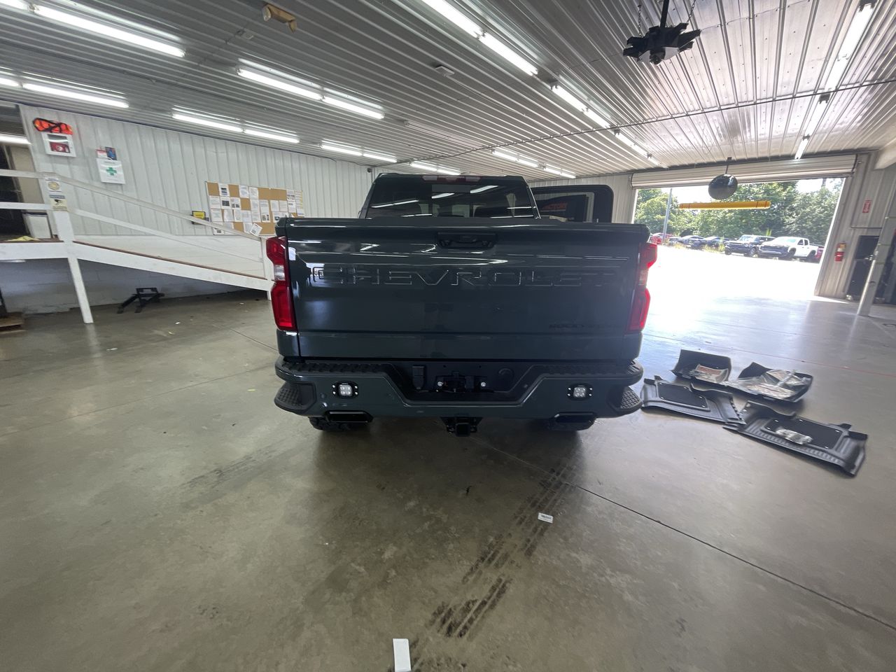 Vehicle Image 6