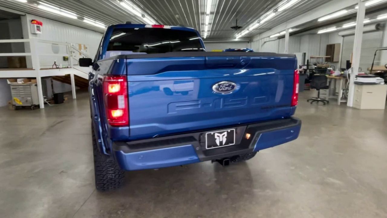 Vehicle Image 7