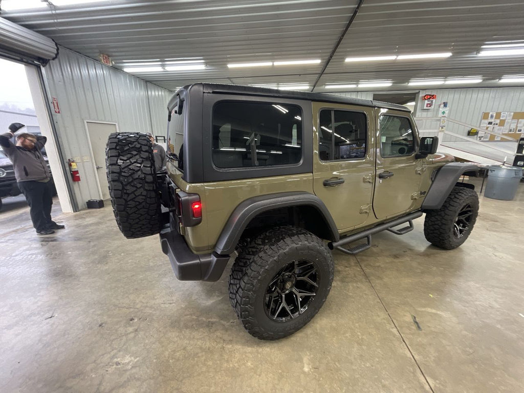 Vehicle Image 8