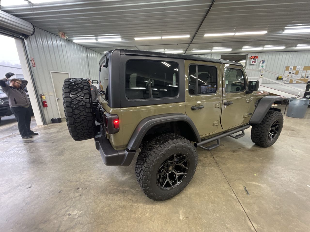 Vehicle Image 8