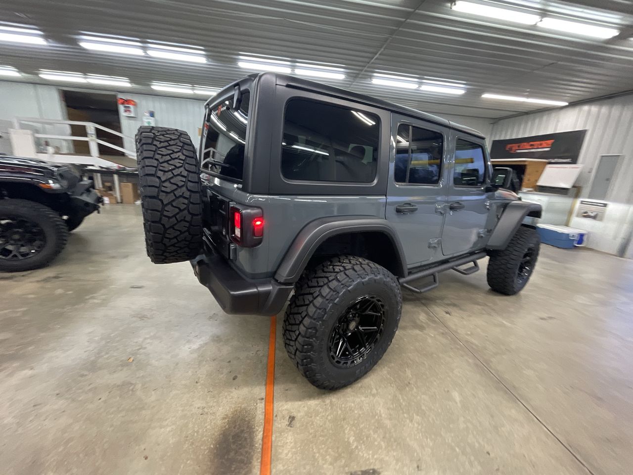 Vehicle Image 8